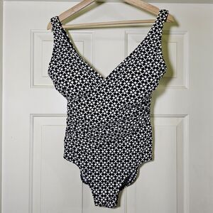 LL Bean Women's Faux Wrap Ruched One-Piece Swimsuit 501690 UPF 50+ Black White 8